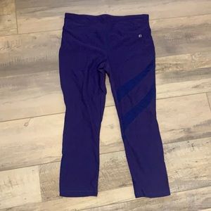 Work out pants w leg mesh detail